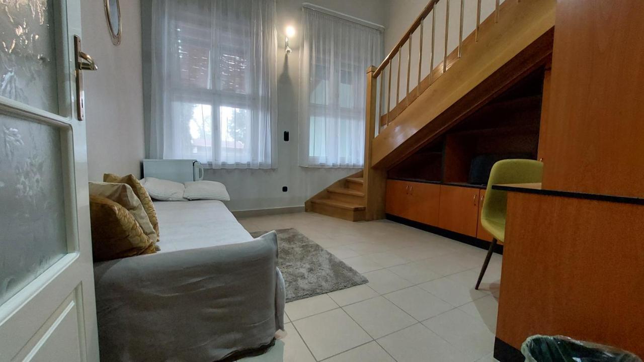 Family Apartman Gyula Exteriör bild