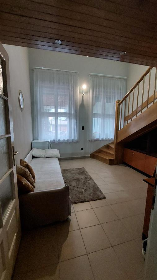Family Apartman Gyula Exteriör bild